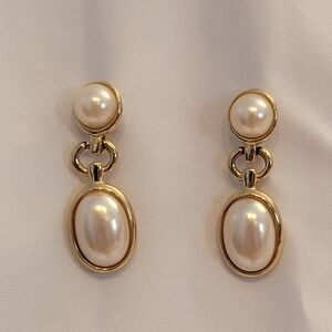 Elegant Gold and Cream Pearl Earrings